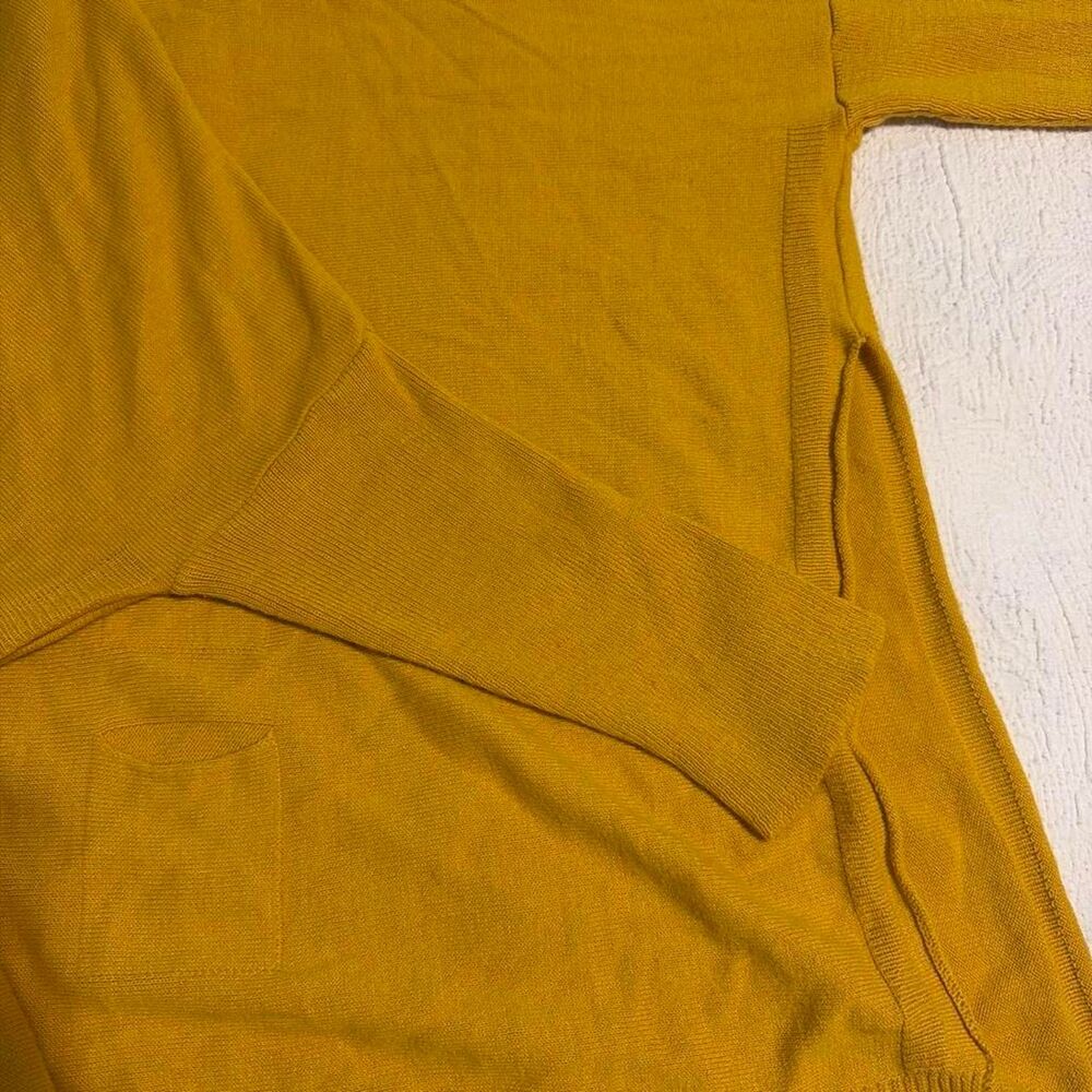 Yellow Gold Boxy Sweater - Picture 4 of 5